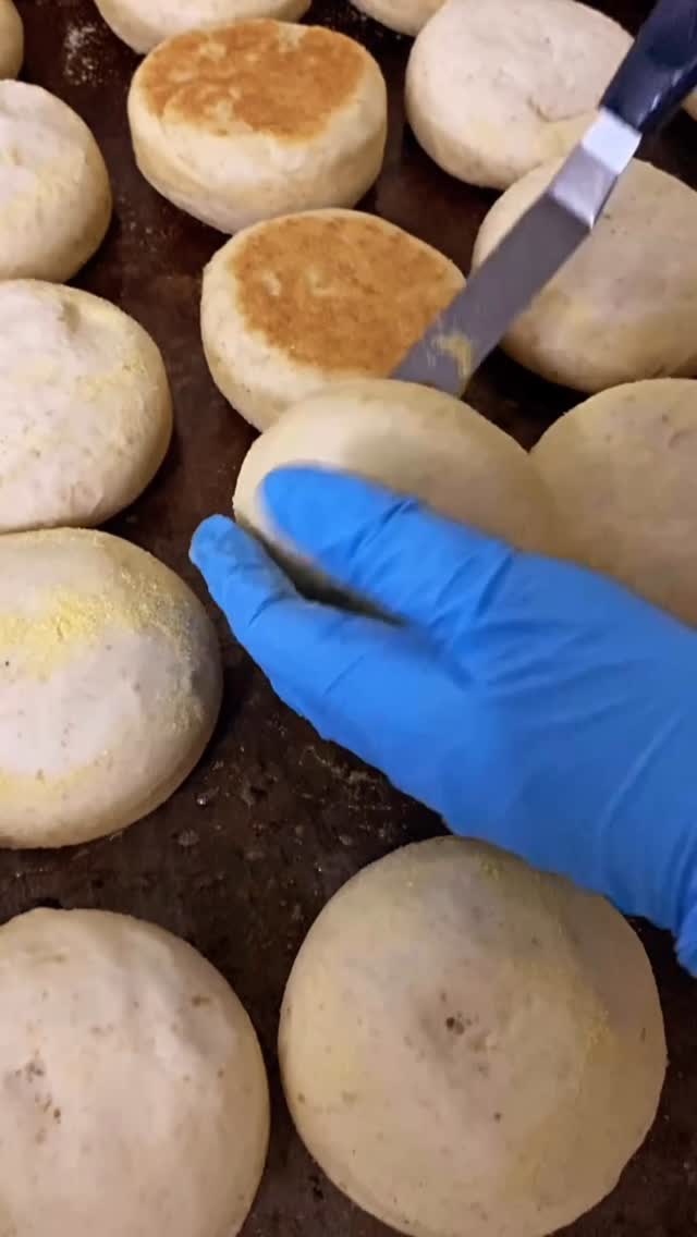 MERNA'S ENGLISH MUFFINS 4pk