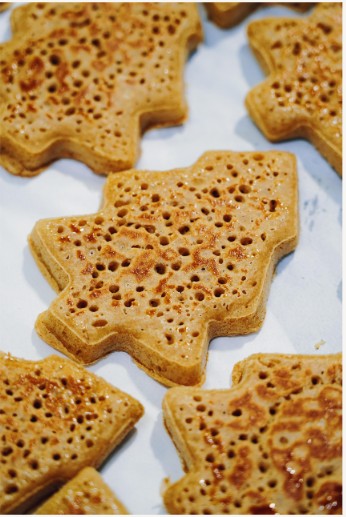 Christmas Tree Crumpets (box of 25) by Merna