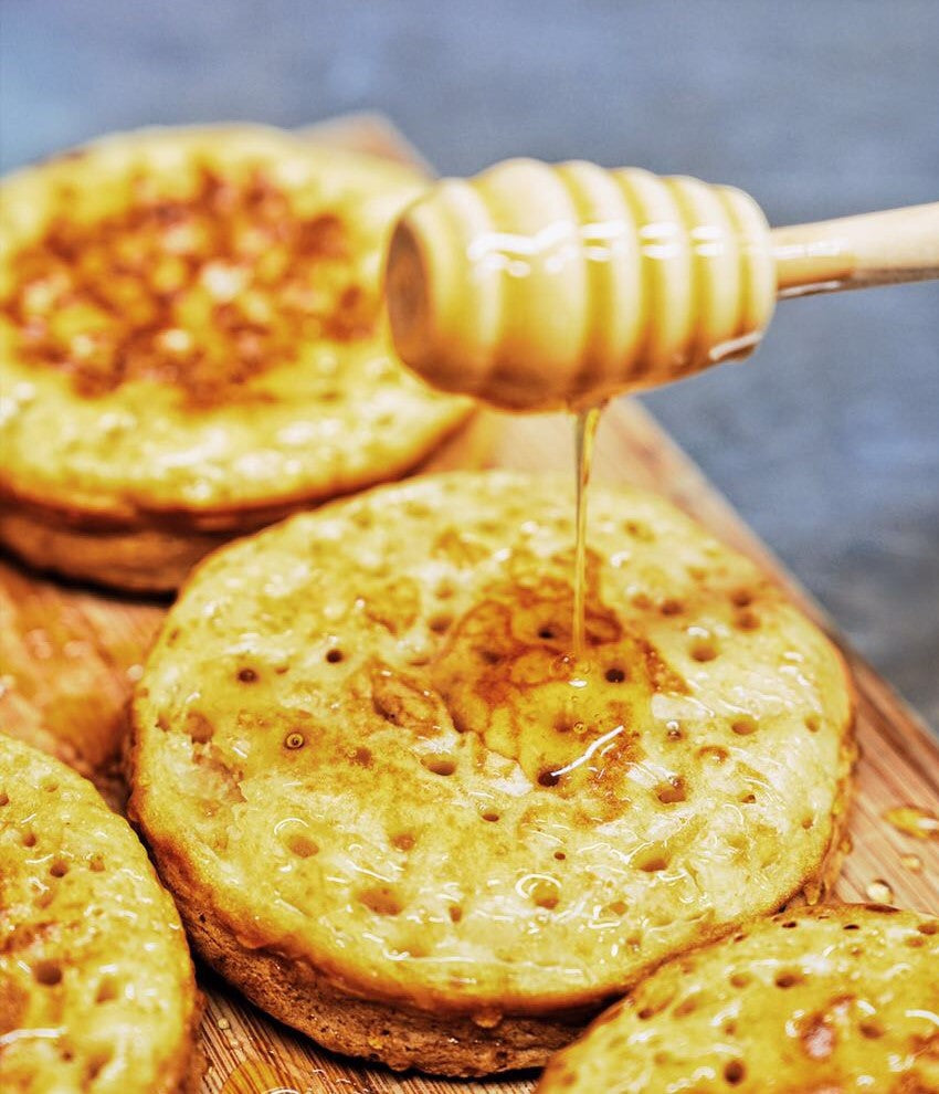 Traditional Crumpets (6-Pack) by Merna