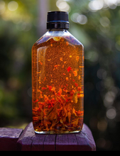 Load image into Gallery viewer, Old Man Saltmash - Habanero Chilli Oil (Screaming ABDABS)
